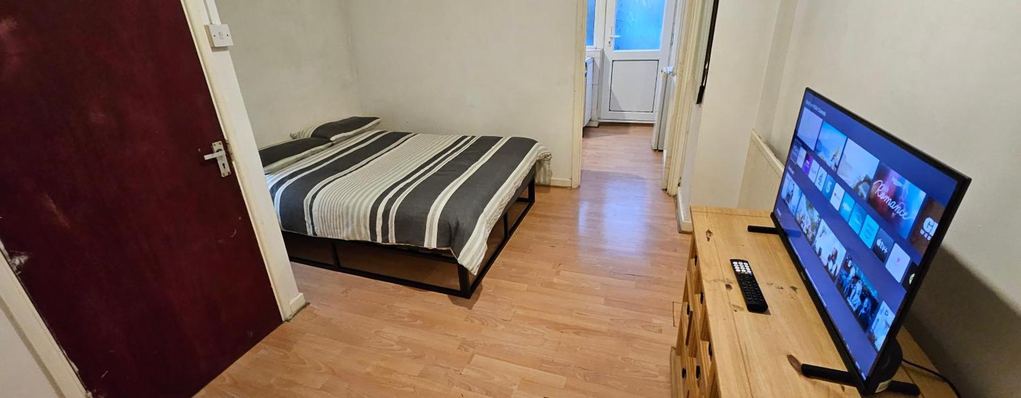 No Frills & Nothing Fancy 1 Bed Studio City Centre كارديف المظهر الخارجي الصورة