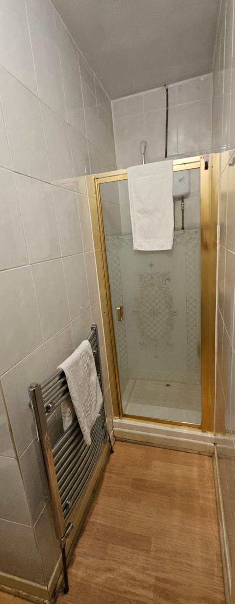 No Frills & Nothing Fancy 1 Bed Studio City Centre كارديف المظهر الخارجي الصورة