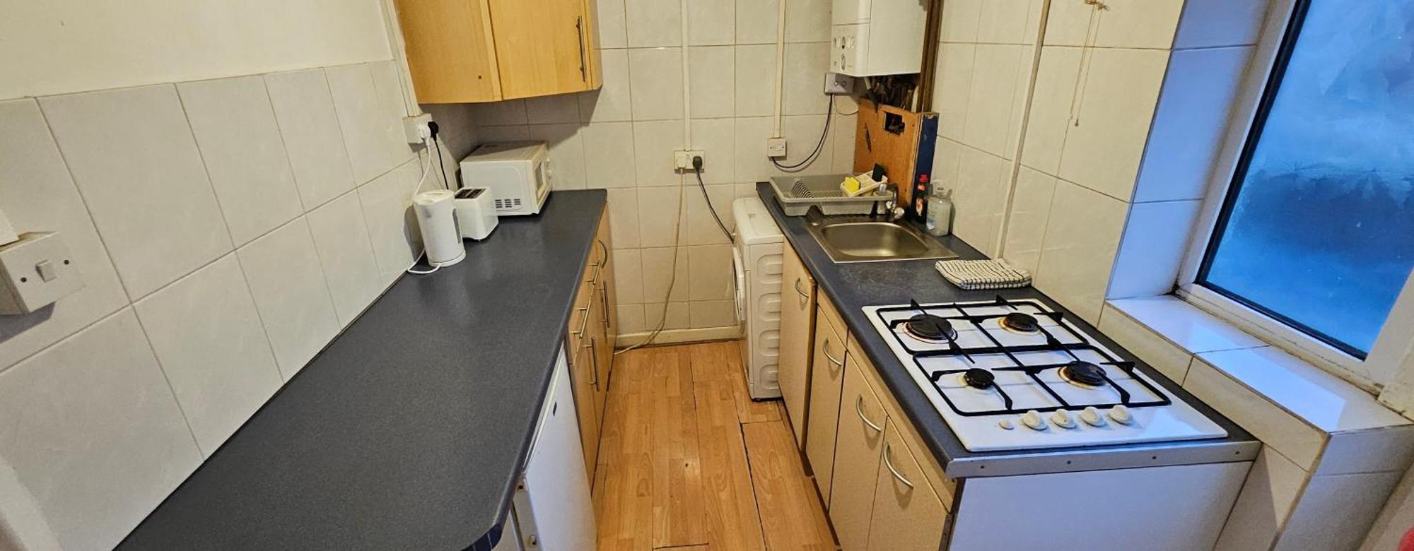 No Frills & Nothing Fancy 1 Bed Studio City Centre كارديف المظهر الخارجي الصورة